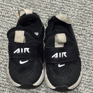 Nike Kids Black and White Sneakers